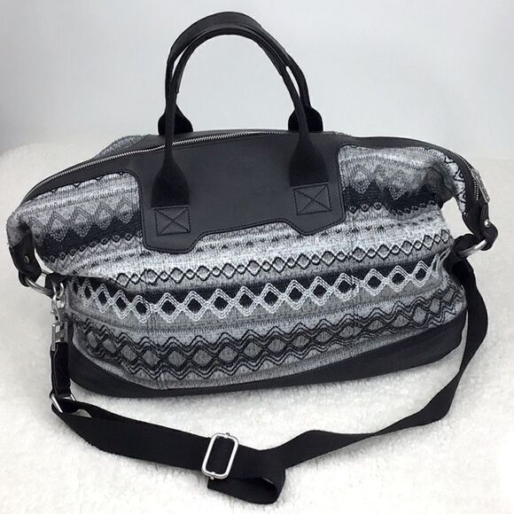 TOMS Seeker Weekender Bag in Black Multi Sweater Felt - Picture 4 of 15